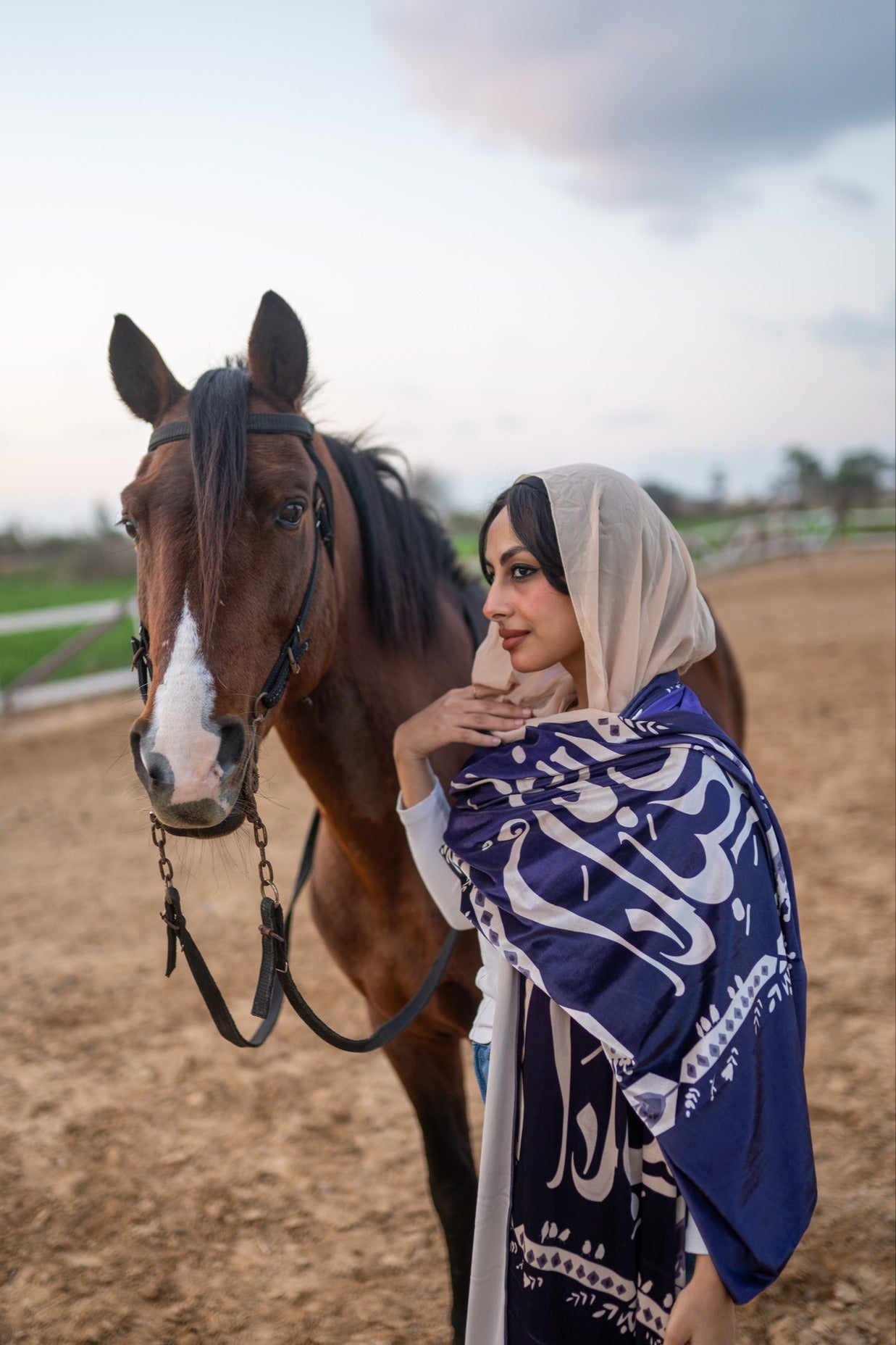 Nazar Al-Mo7eb - Shawl