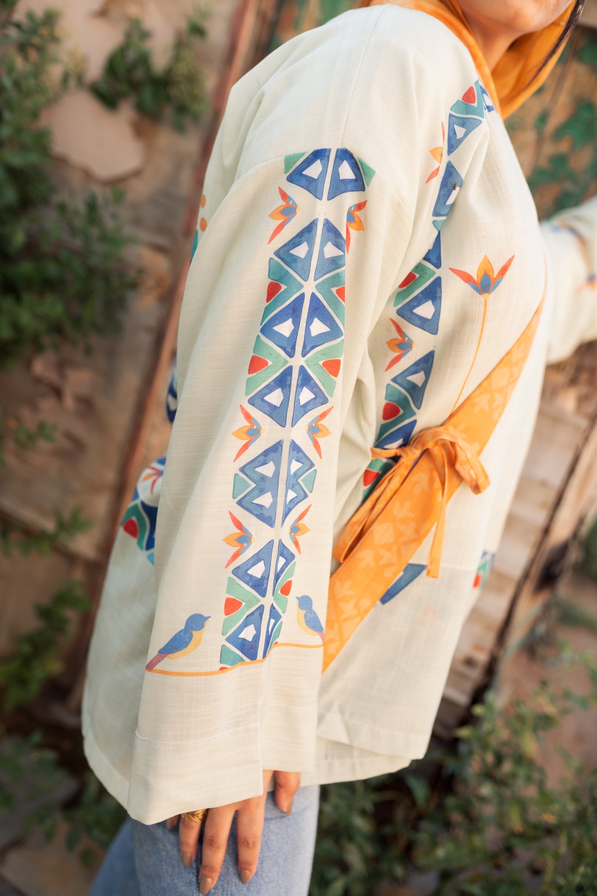 Agaby Blouse - بلوزة عجبي